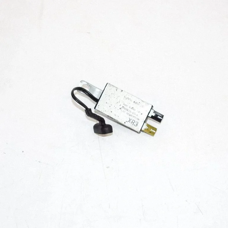 Antenas pastiprinātājs 106387500A