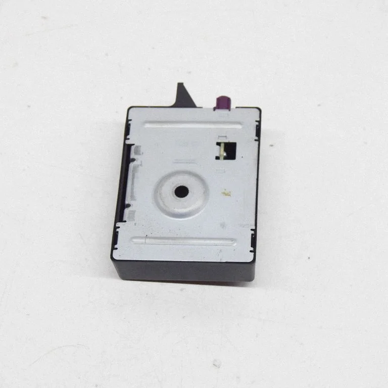 Antenni võimendi – BMW 1-seeria F20 F21 (2011-2019)