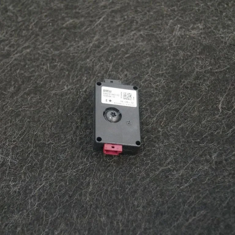 Aerial antenna amplifier – BMW 3 Series F30 F35 F31 (2012-2018)