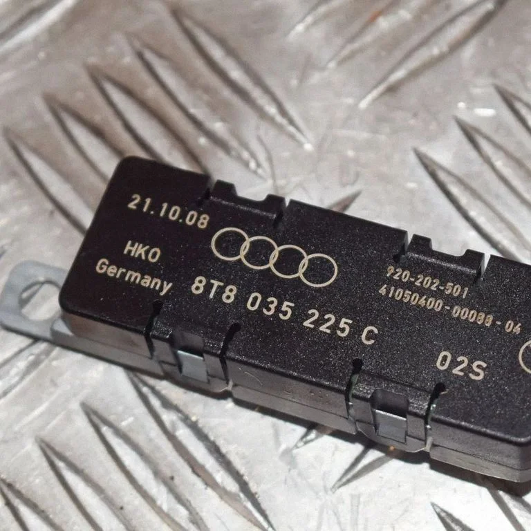 Aerial antenna amplifier 8T8035225C