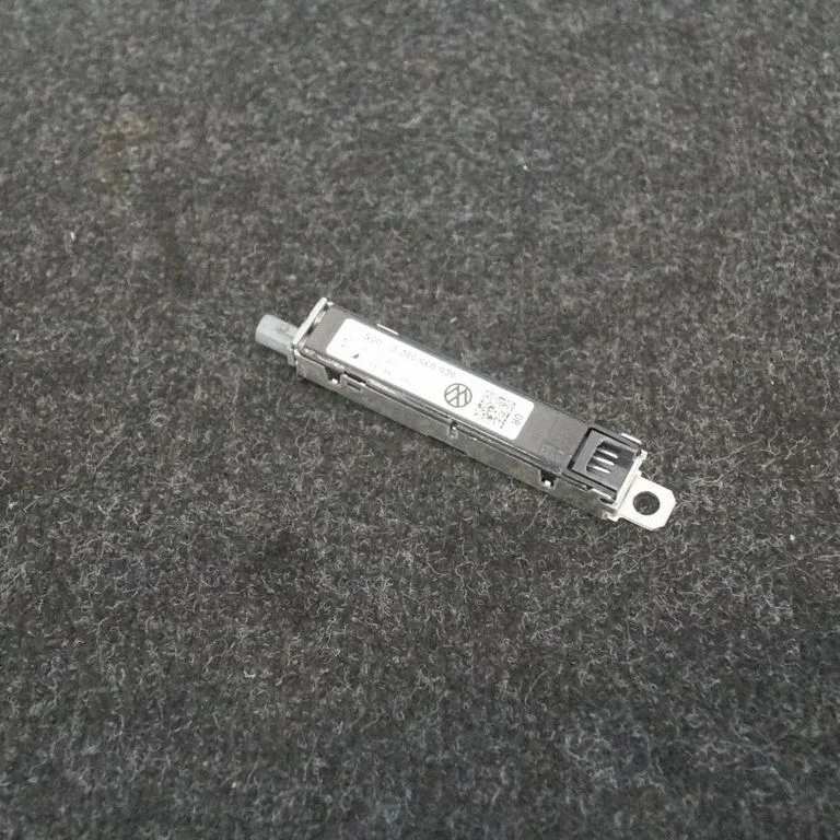 Antenas pastiprinātājs – Volkswagen Jetta VI (2011-2018)