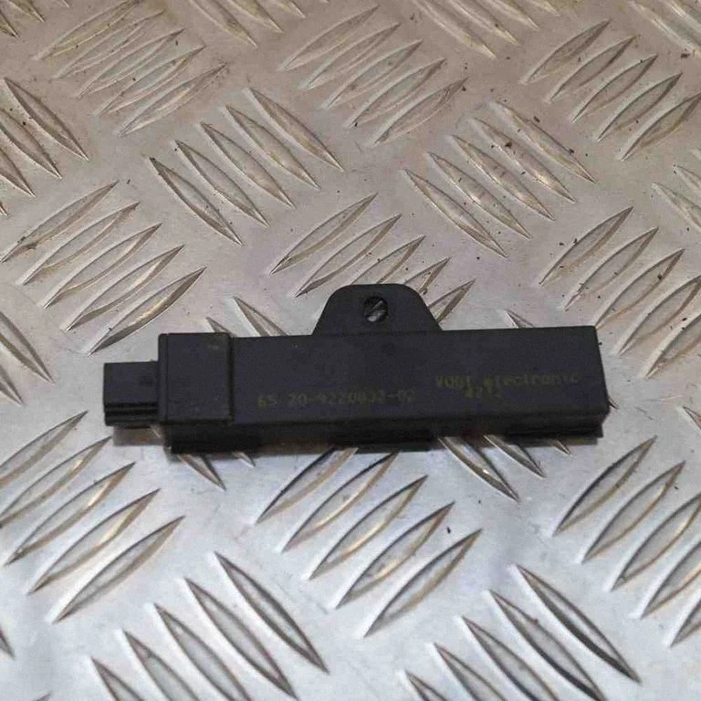 Antenas pastiprinātājs 9220832