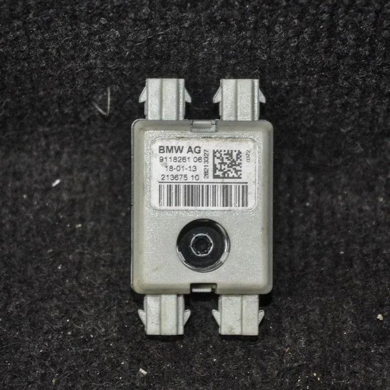 Aerial antenna amplifier – BMW 7 Series F01 F02 F03 F04 (2008-2016)