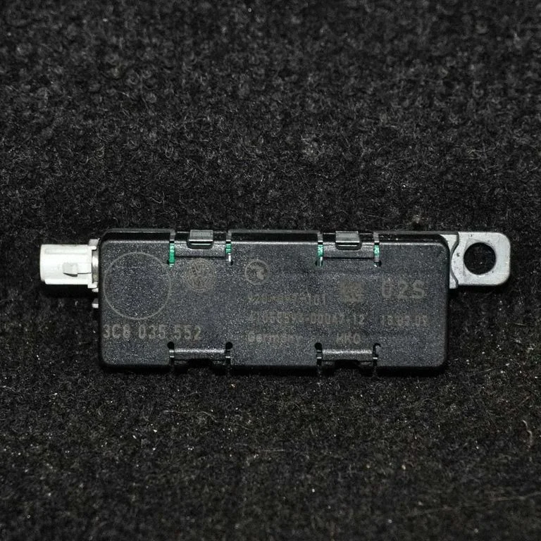 Antenas pastiprinātājs – Volkswagen Passat CC (2008-2016)