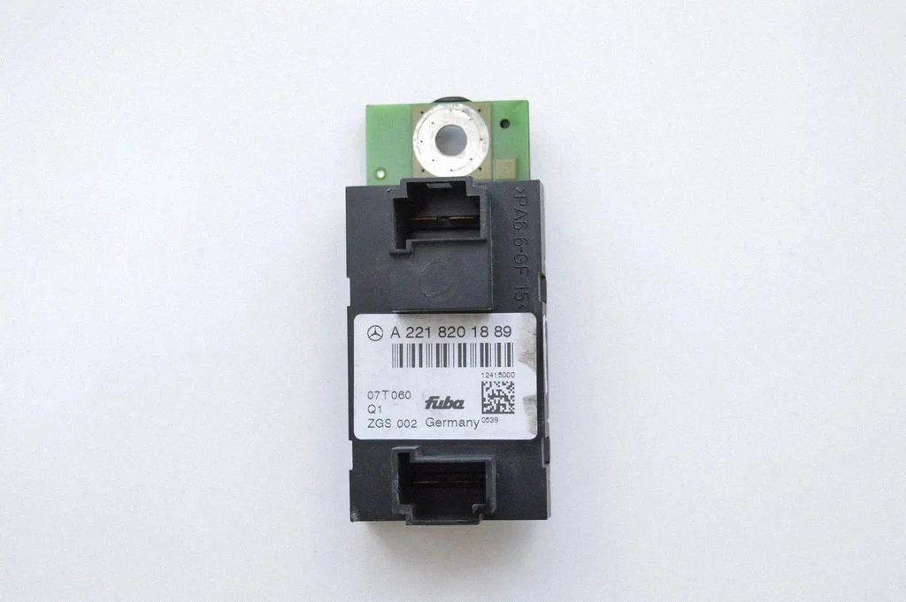 Antenas pastiprinātājs – Mercedes-Benz S klase W221 (2005-2013)