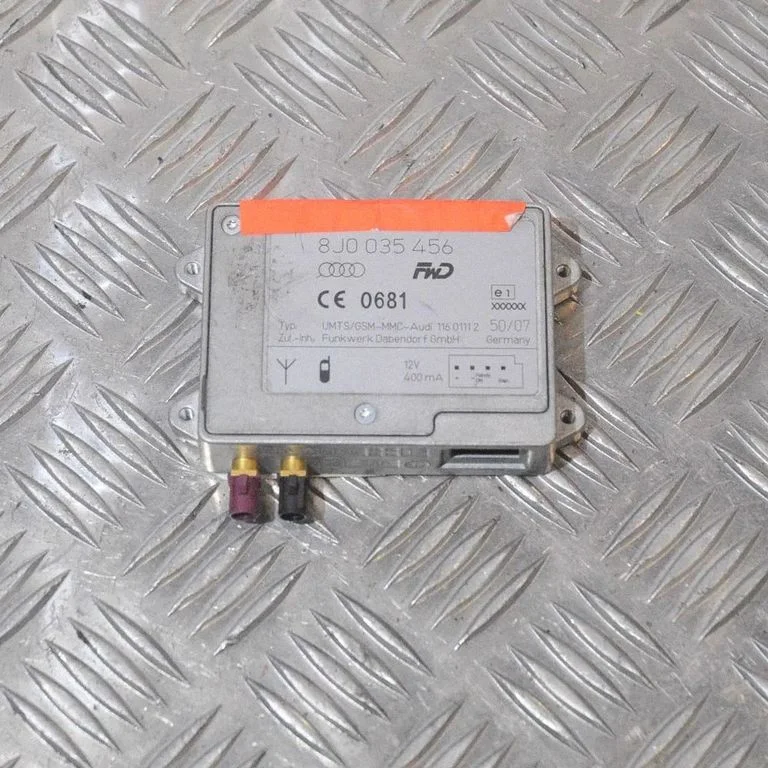 Aerial antenna amplifier – Audi Q5 SQ5 8R (2008-2017)