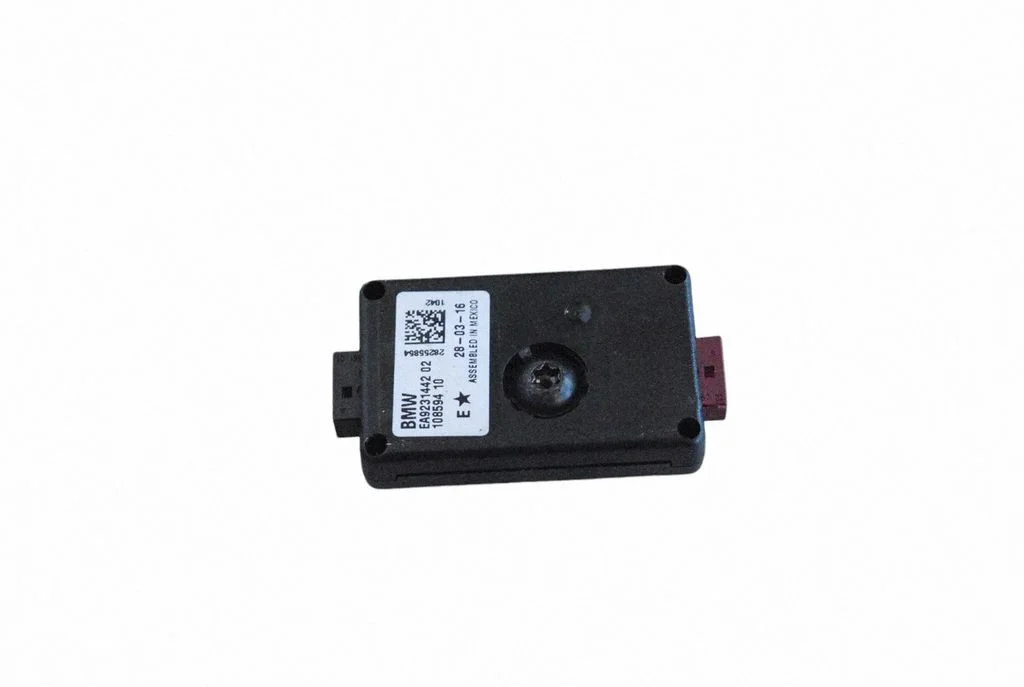 Aerial antenna amplifier – BMW Series 4 M4 F82 F83 (2014-2020)