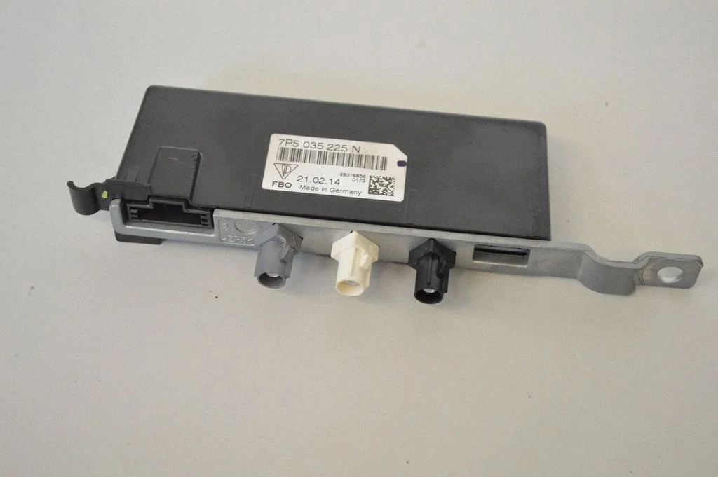 Aerial antenna amplifier – Porsche Cayenne (92A) (2010-2017)
