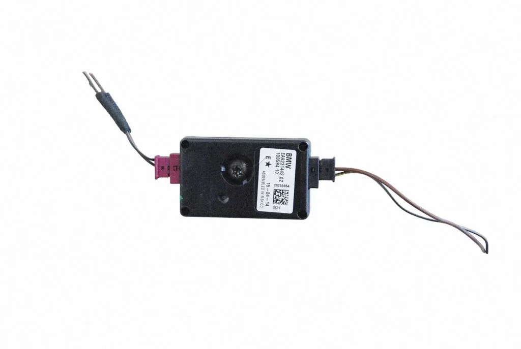 Aerial antenna amplifier – BMW 4 Series F32 F33 (2013-2020)