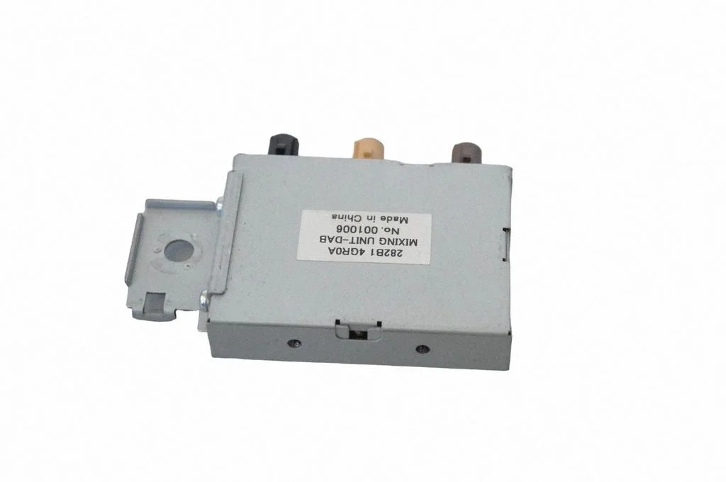 Aerial antenna amplifier – Infiniti Q50 (2014-)