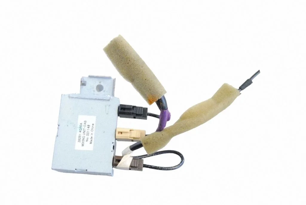 Aerial antenna amplifier – Infiniti Q50 (2014-)