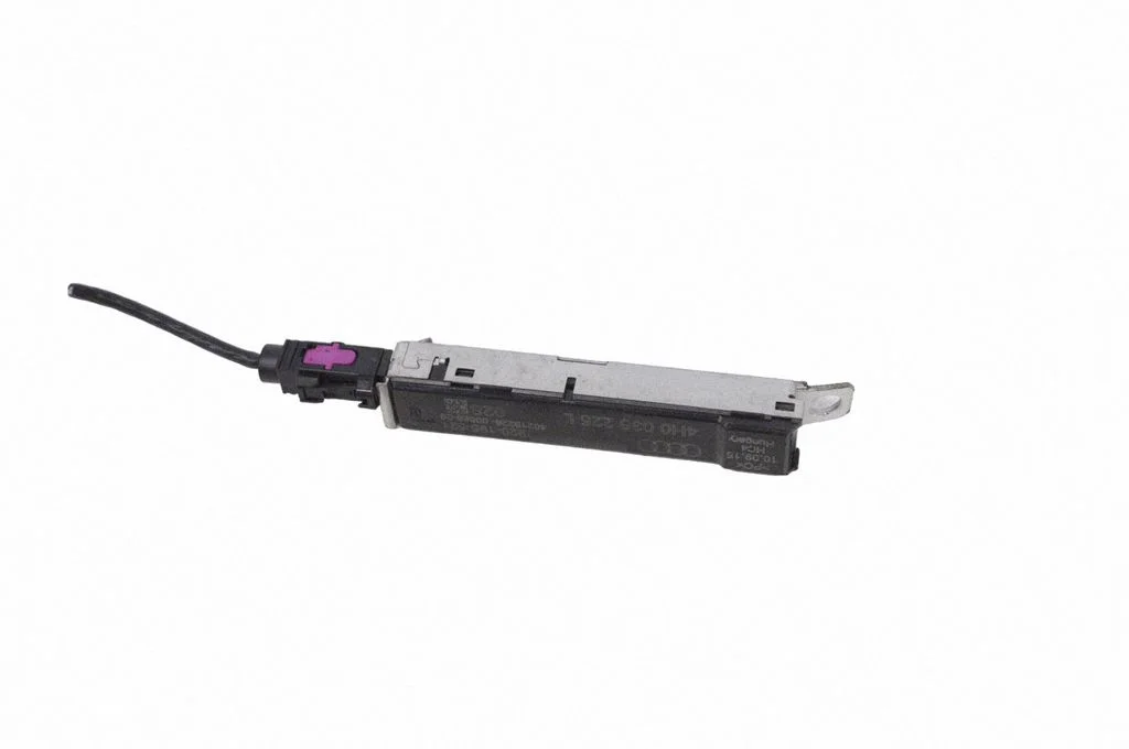 Aerial antenna amplifier – Audi A8 S8 D4 4H (2010-2016)