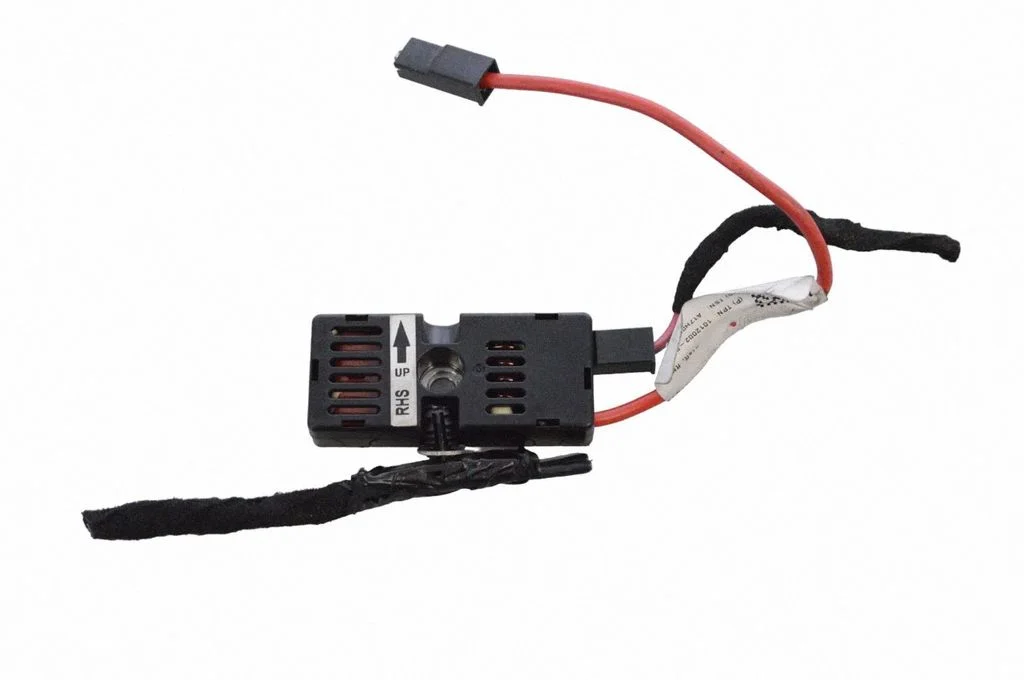 Antenas pastiprinātājs – Infiniti M Y51 (2010-2019)