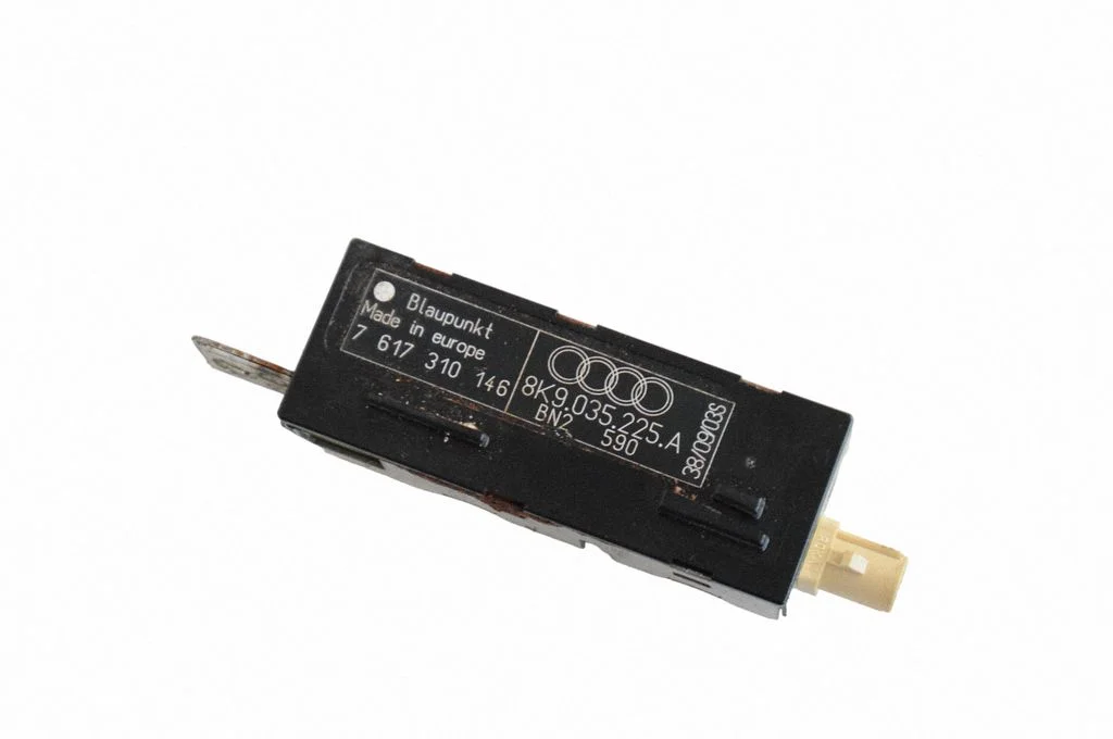 Antenas pastiprinātājs 8K9035225A