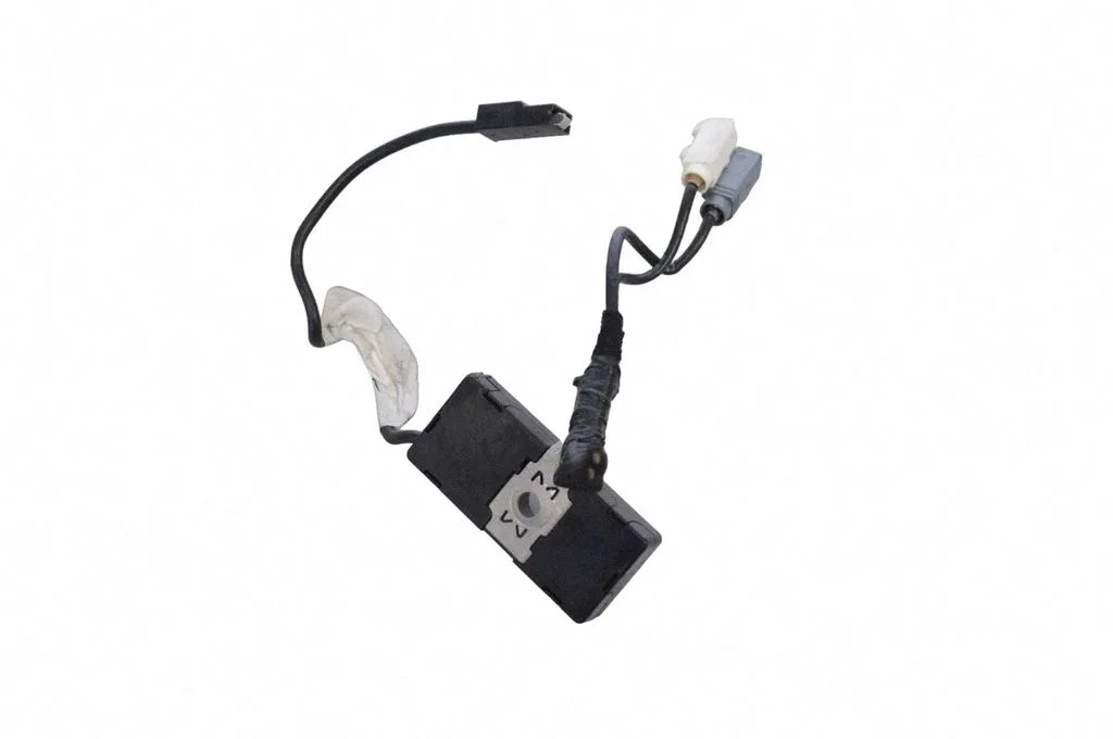 Antenas pastiprinātājs – Infiniti M Y51 (2010-2019)