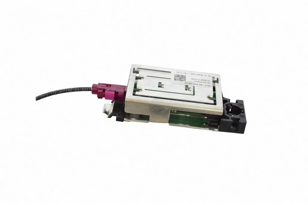 Antenas pastiprinātājs – Mercedes-Benz A klase W177 AMG (2018-)