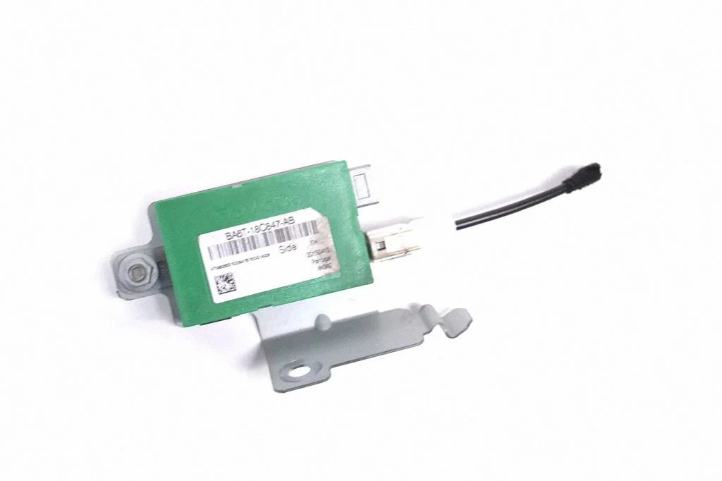 Antenas pastiprinātājs BA6T18C847AB