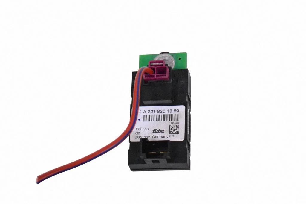 Antenas pastiprinātājs A2218201889