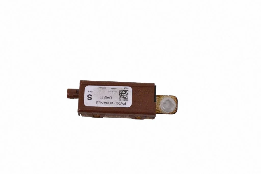 Aerial antenna amplifier – Land Rover Range Rover Evoque L538 (2011-2018)