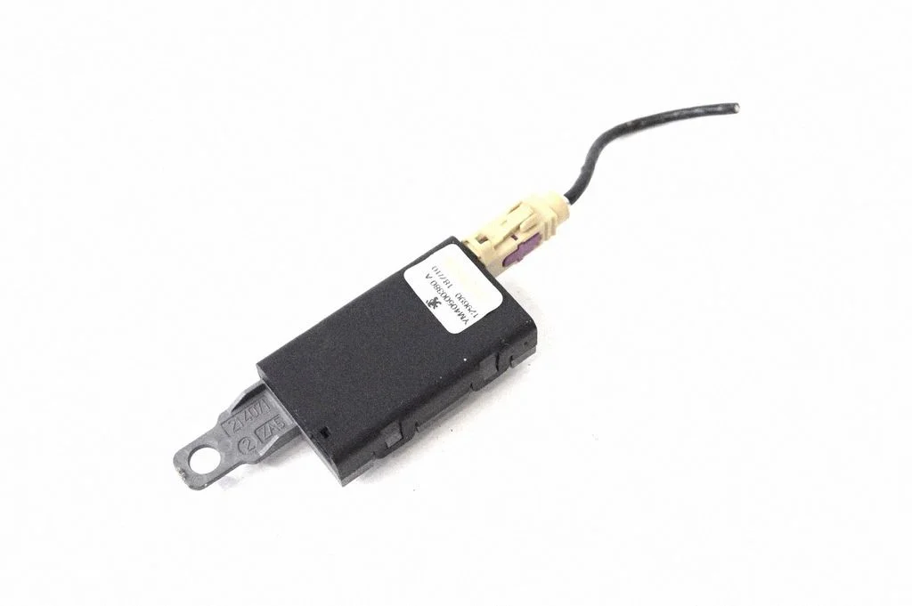 Wzmacniacz antenowy YM40500380A