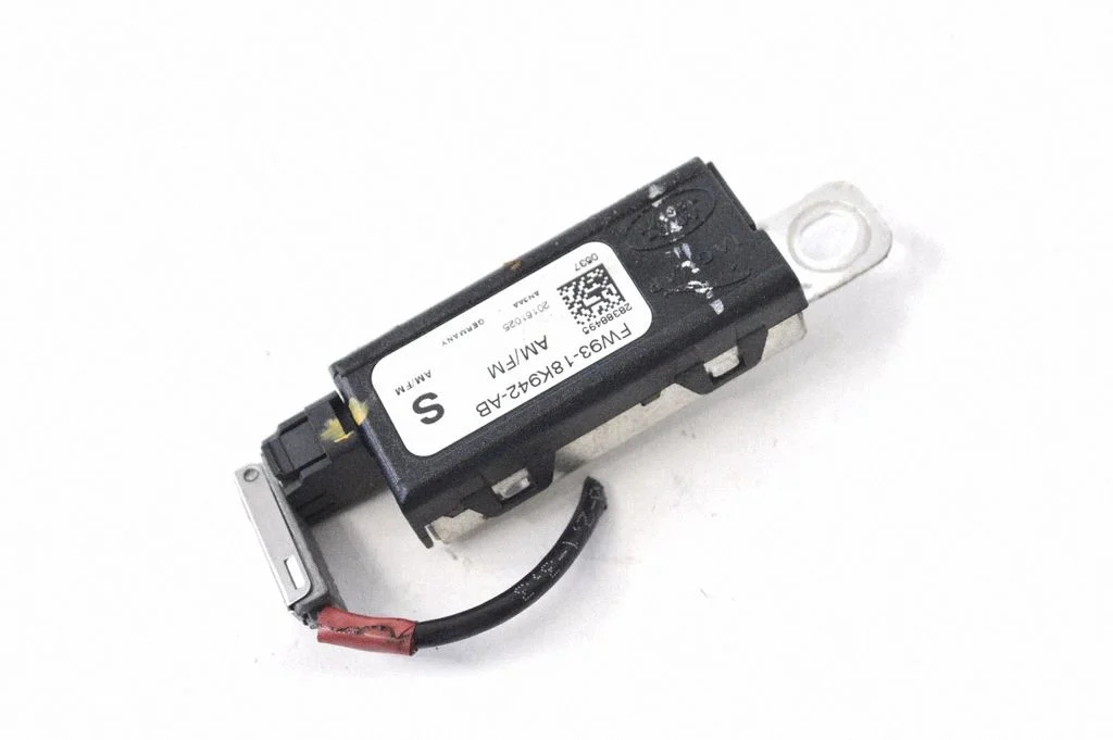 Antenas pastiprinātājs FW9318K942AB