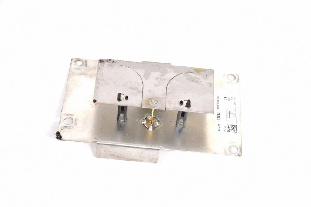Antenas pastiprinātājs 8H0035503