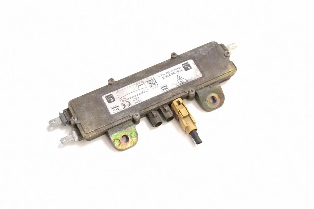 Antenas pastiprinātājs 7L5035225B