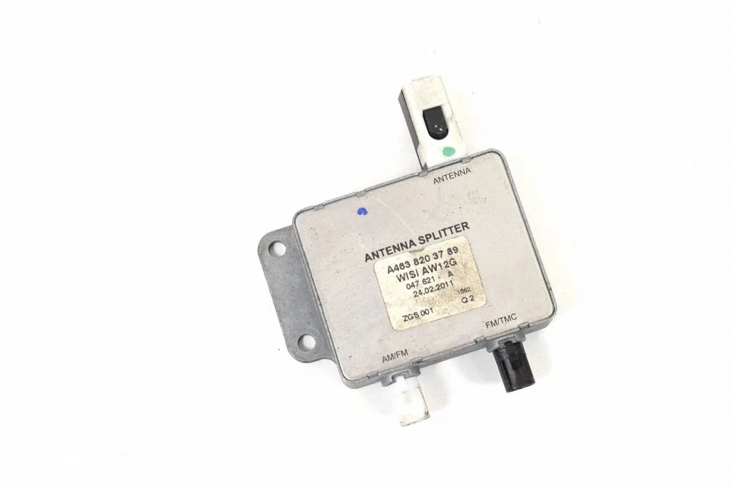 Antenas pastiprinātājs – Mercedes-Benz C klase AMG W204 (2007-2014)