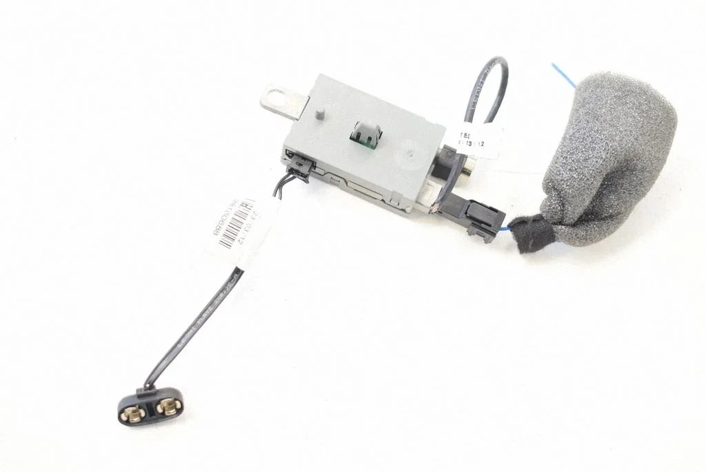 Aerial antenna amplifier – Land Rover Discovery 4 - LR4 (2010-2016)