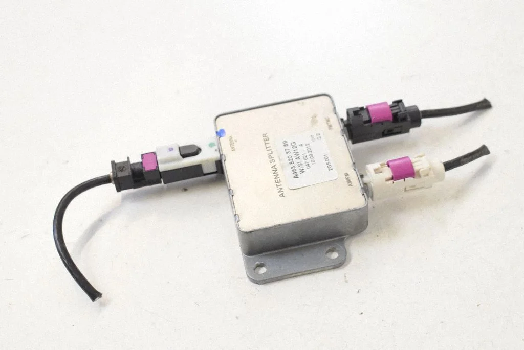 Antenas pastiprinātājs – Mercedes-Benz C klase AMG W204 (2007-2014)