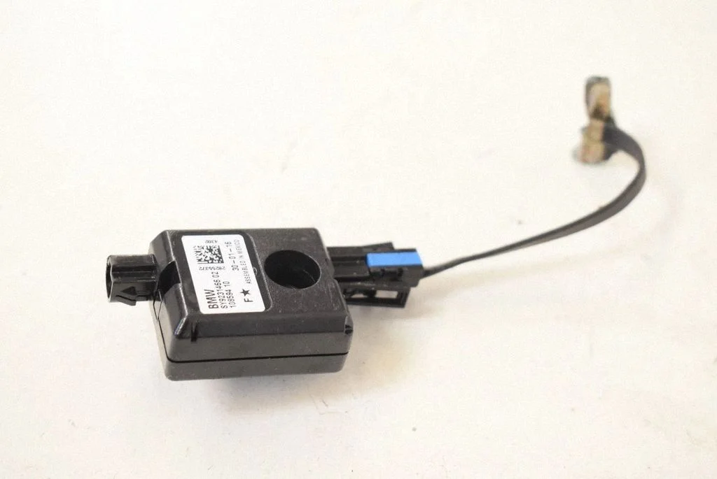 Aerial antenna amplifier – BMW 2 Series F22 F23 (2013-2017)