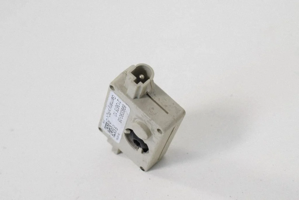 Antenas pastiprinātājs 6990090