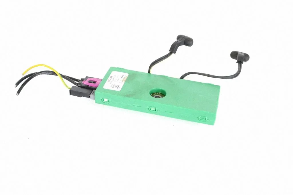 Antenas pastiprinātājs 8X2318C847BB