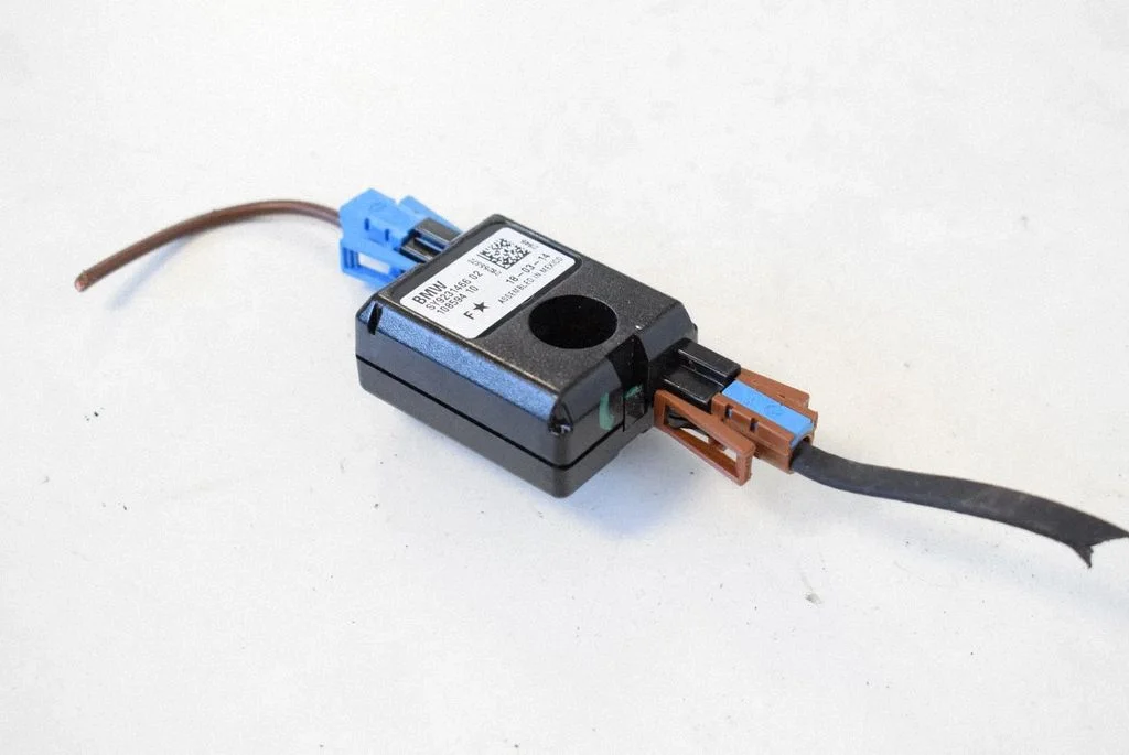 Aerial antenna amplifier – BMW 4 Series F32 F33 (2013-2020)