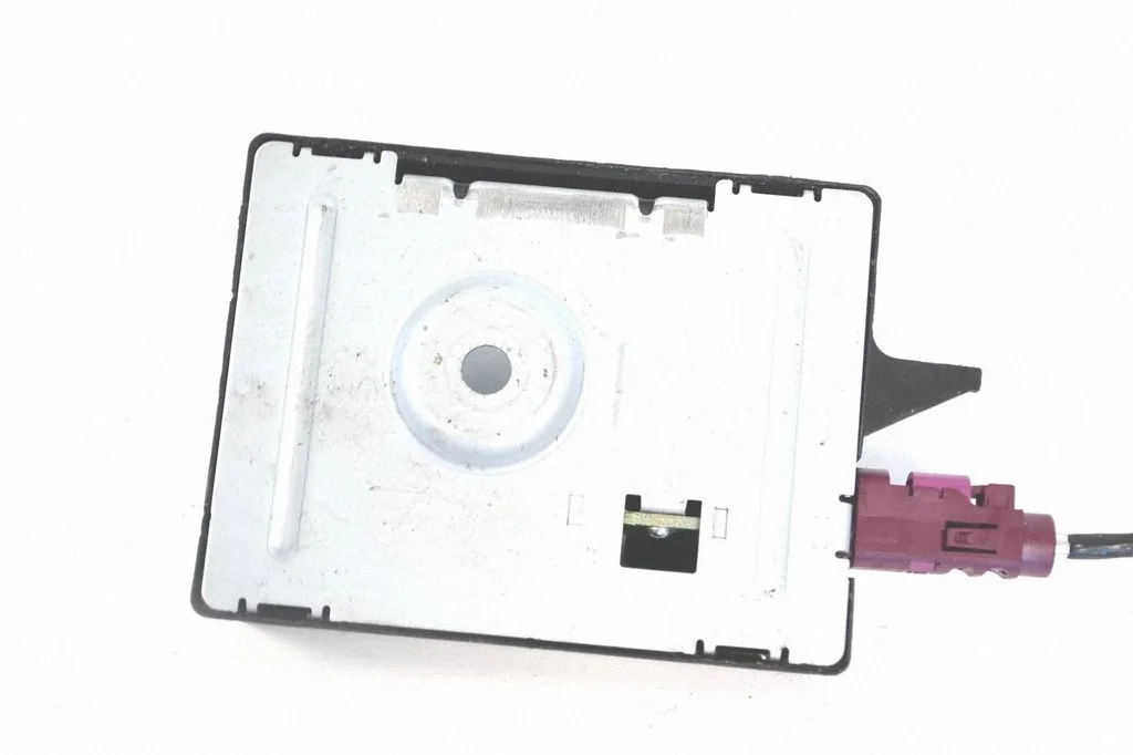 Antenni võimendi – BMW 3-seeria F30 F35 F31 (2012-2018)