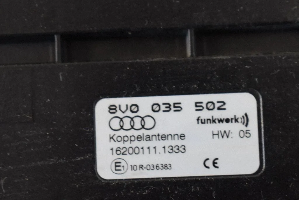 Aerial antenna amplifier – Audi A3 S3 8V (2013-2019)