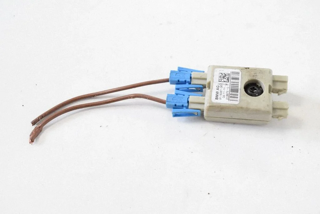 Aerial antenna amplifier – BMW 7 Series F01 F02 F03 F04 (2008-2016)