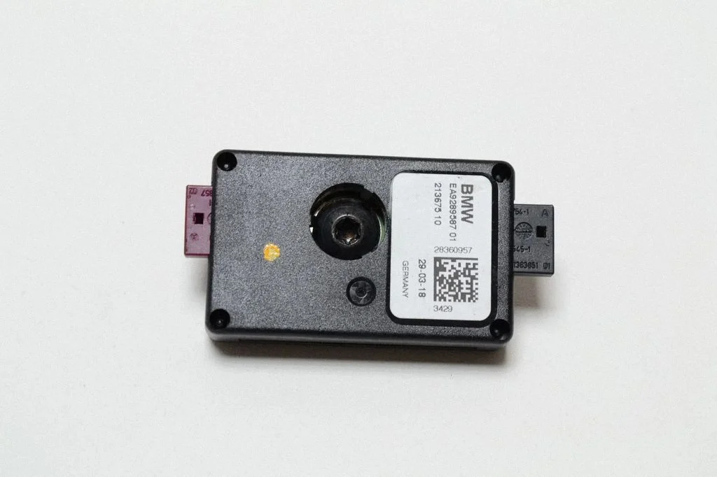 Antenas pastiprinātājs – BMW X1 F48 F49 (2015-2022)