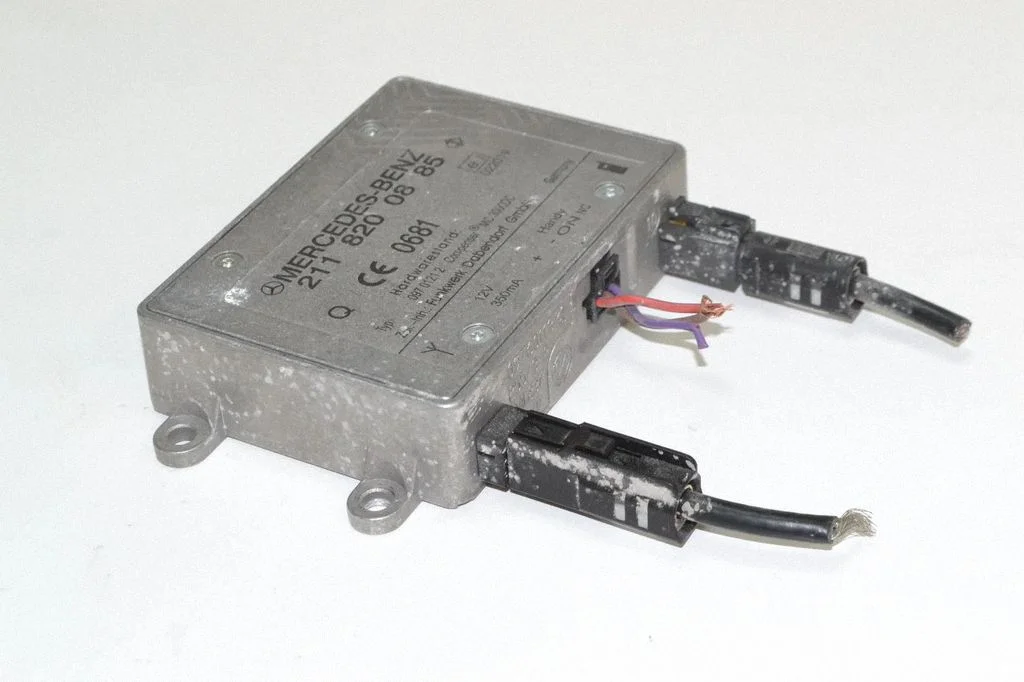 Antenas pastiprinātājs – Mercedes-Benz CLS klase C219 (2003-2011)