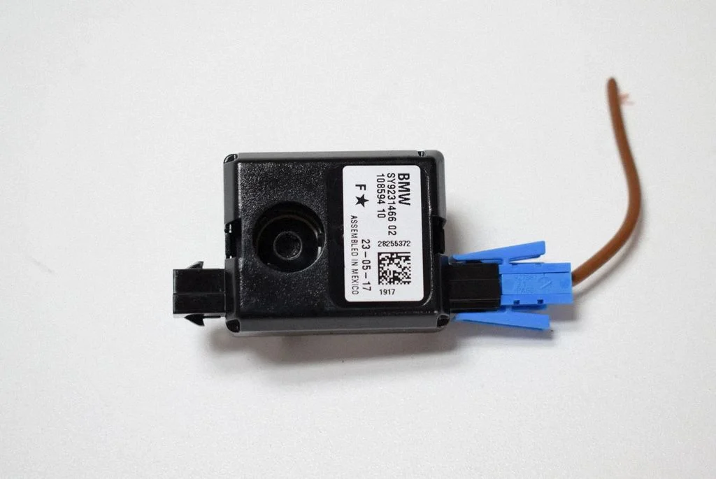 Aerial antenna amplifier – BMW 3 Series F30 F35 F31 (2012-2018)