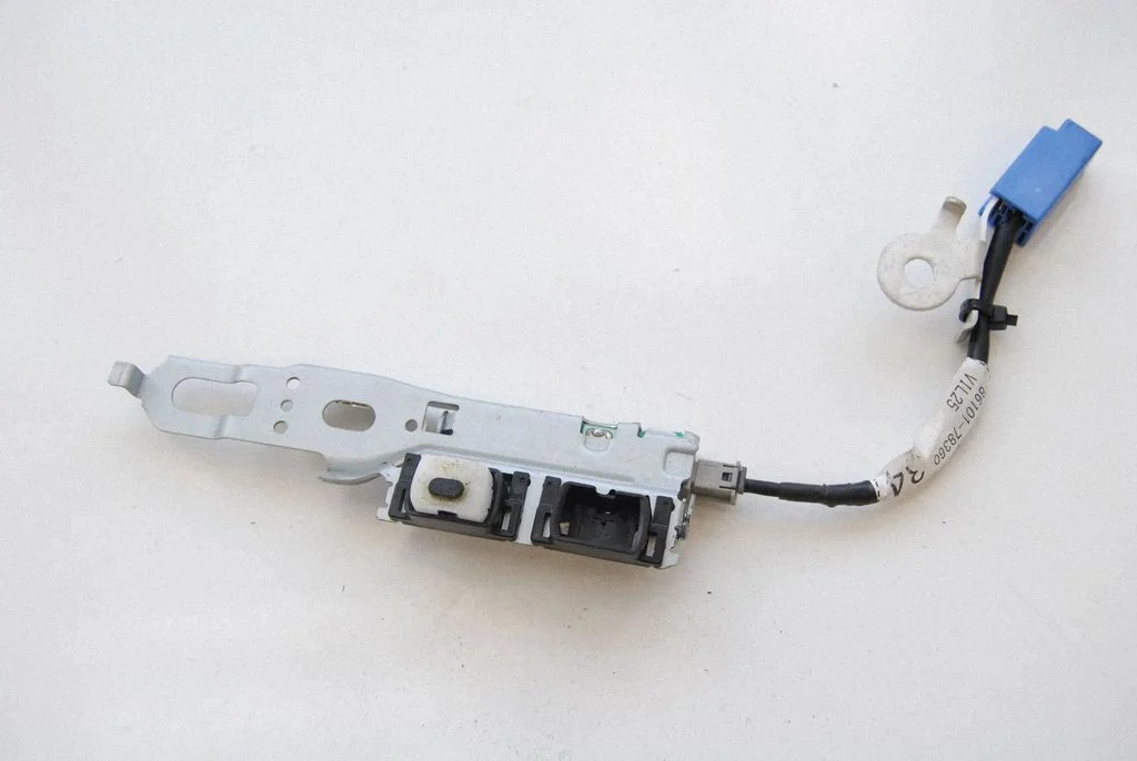 Antenas pastiprinātājs – Lexus NX (2014-2021)