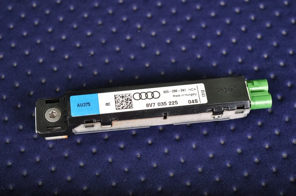Aerial antenna amplifier – Audi A3 S3 8V (2013-2019)