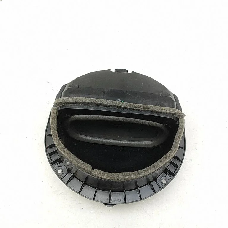 Skaļrunis (-ņi) priekšējās durvīs 80A035297