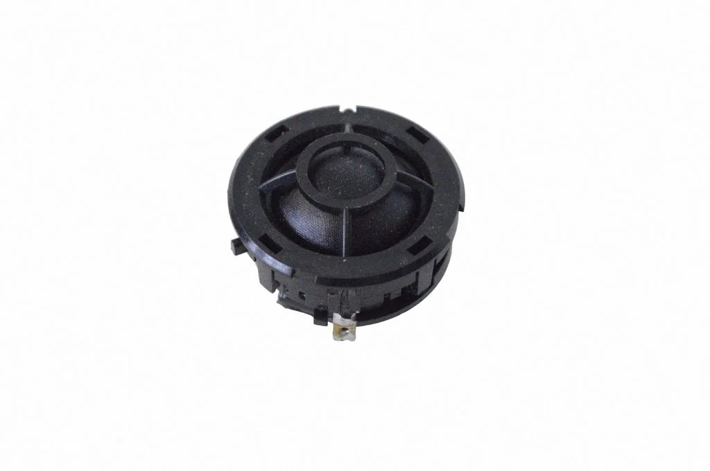 Skaļrunis (-ņi) priekšējās durvīs 6M2T18808EA