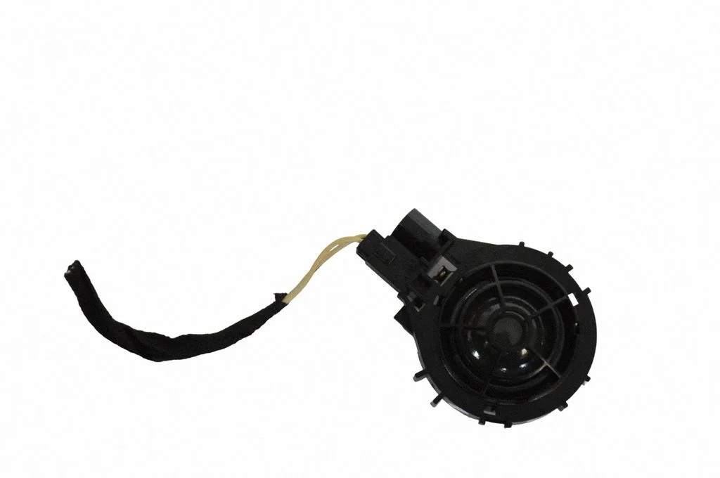 Głośnik w drzwiach przednich 8V0035399C