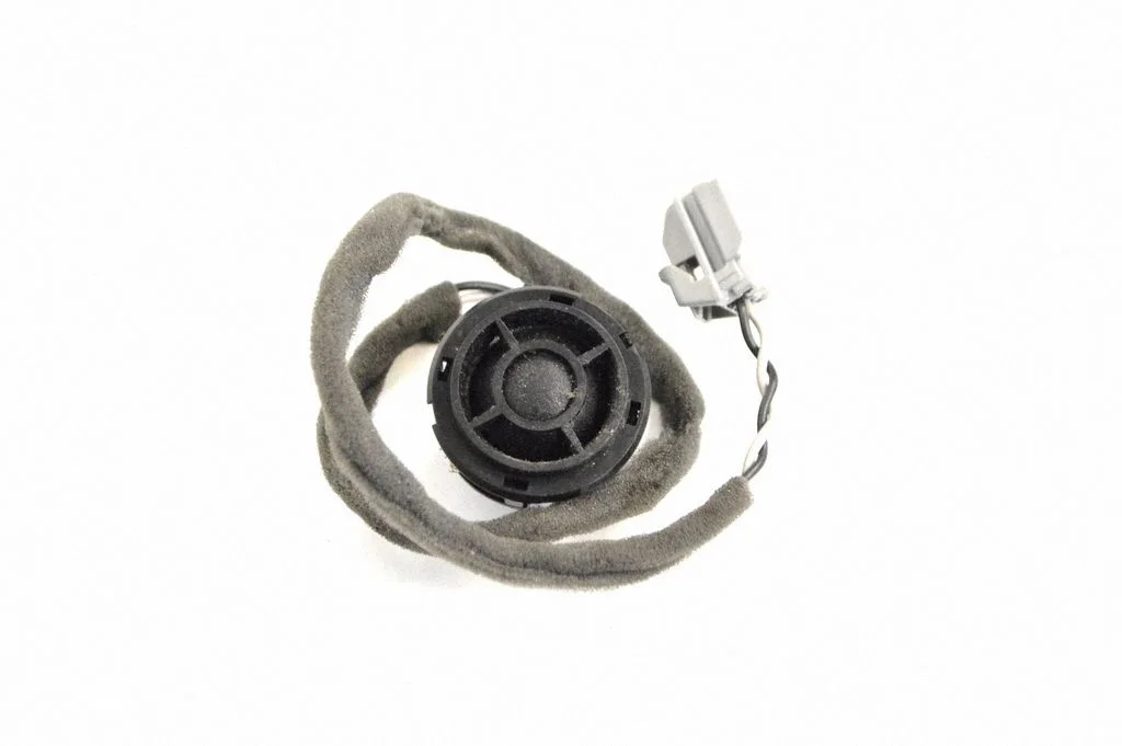 Skaļrunis (-ņi) priekšējās durvīs 8A6T18808HF