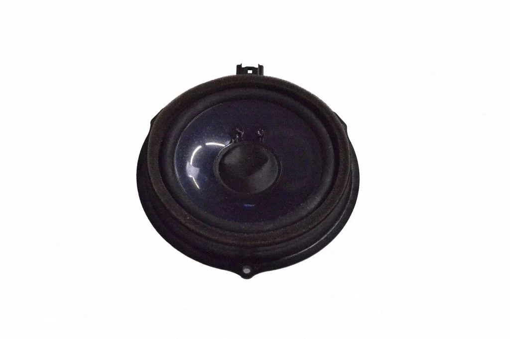 Skaļrunis (-ņi) priekšējās durvīs AA6T18808FA