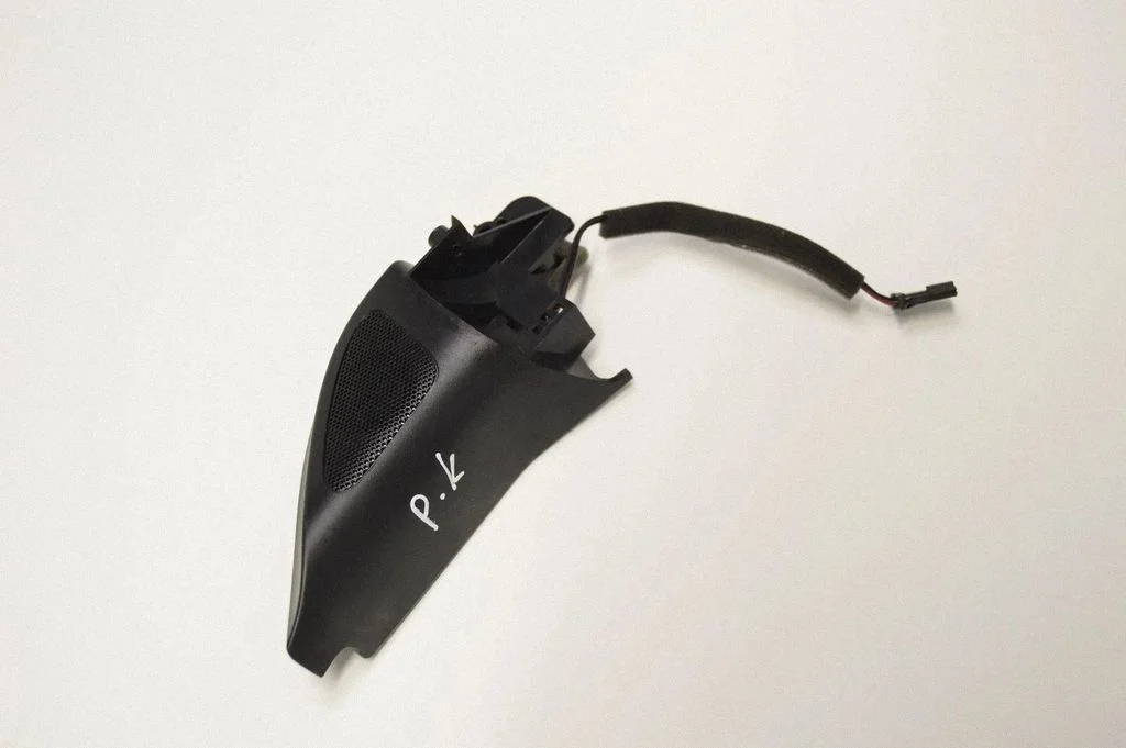 Skaļrunis (-ņi) priekšējās durvīs – Volkswagen Jetta V (2005-2010)