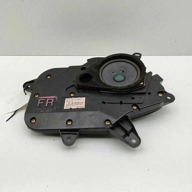 Skaļrunis (-ņi) priekšējās durvīs 8615030290