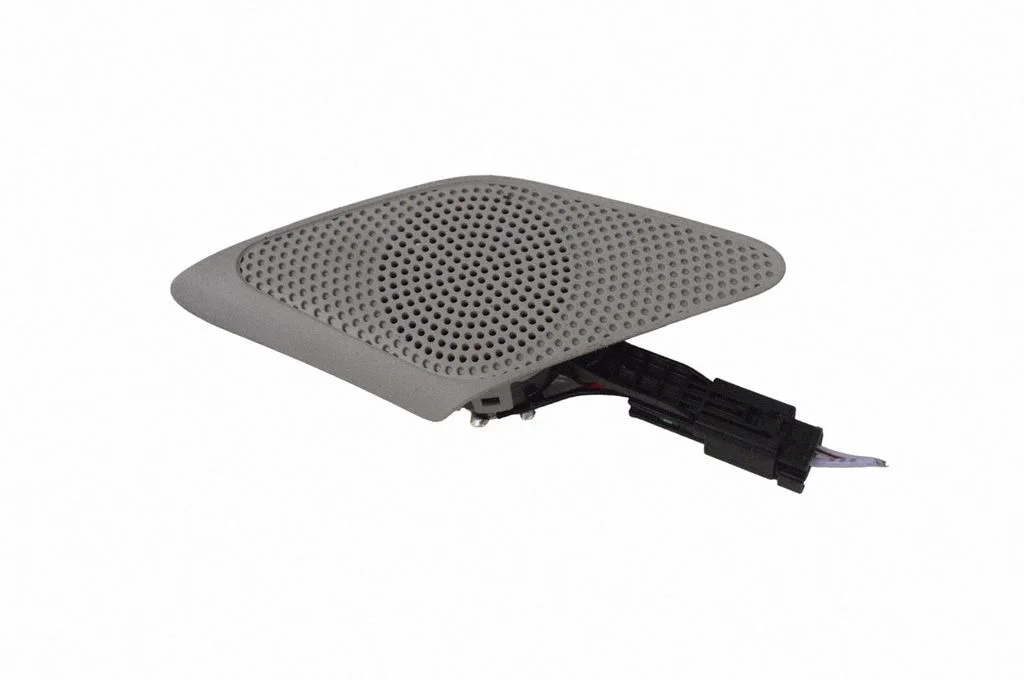 Skaļrunis (-ņi) priekšējās durvīs 8343550020
